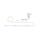 Witte LED-strip met adapter en afstandsbediening voor veelzijdige verlichting.