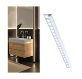 Salle de bain moderne avec meuble en bois et bandes LED pour un éclairage d'ambiance sur carrelage foncé