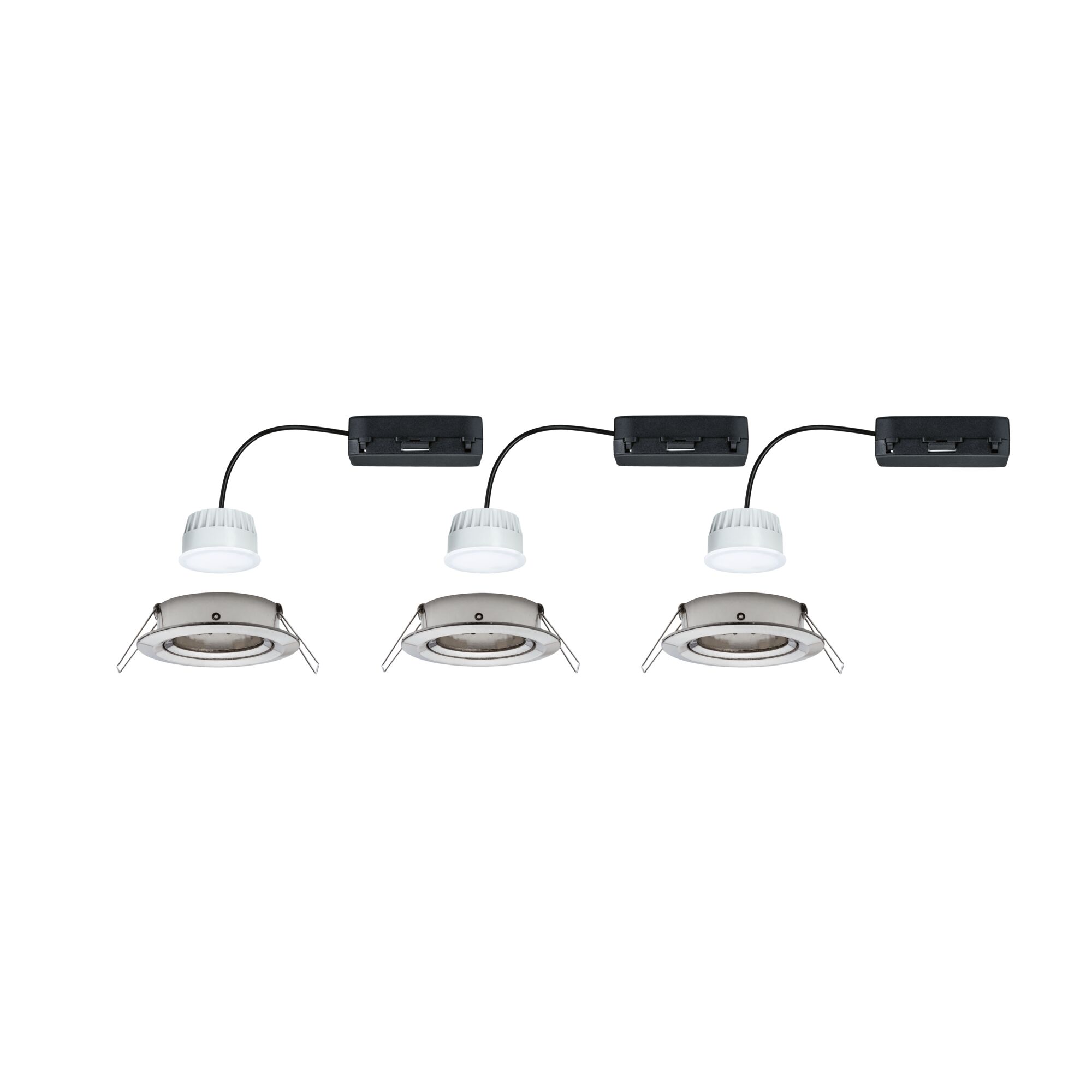 Drie witte LED-inbouwspots met zilverkleurige metalen rand en zwarte aansluitdoos voor moderne verlichting