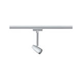 Moderner silberner LED-Strahler aus Metall an Schienensystem für flexible Beleuchtung