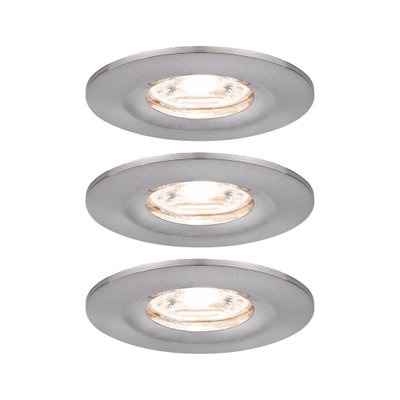 Trois spots encastrés ronds en aluminium brossé argenté pour éclairage LED moderne