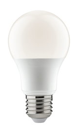 Hvid LED-pære med E27-fatning i plastik og metal til energieffektiv belysning