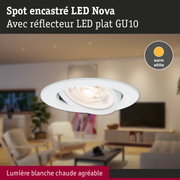 Spot encastré LED Nova blanc avec réflecteur plat GU10 et lumière blanc chaud pour intérieur