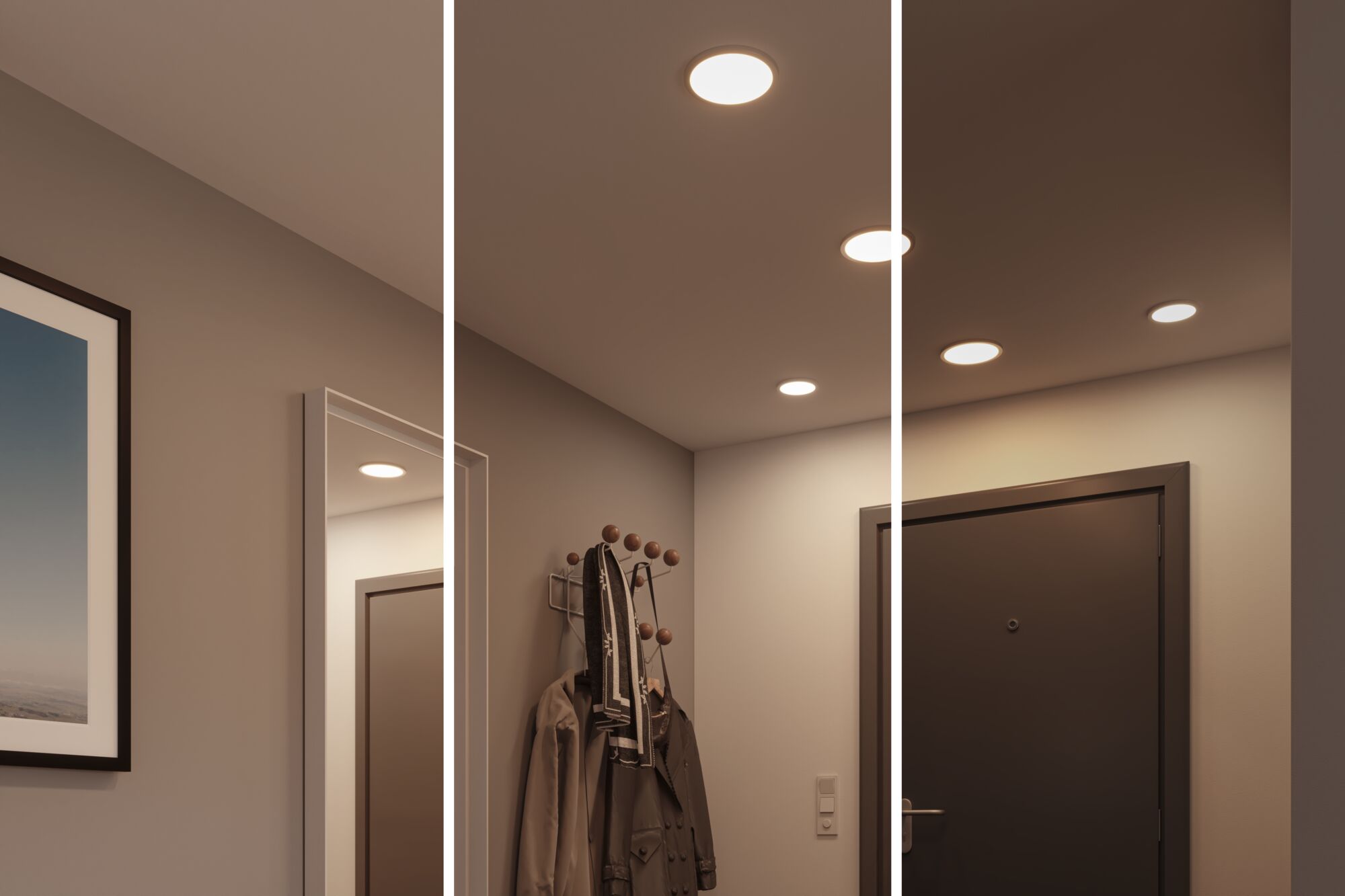 Drei weiße LED-Deckenleuchten in modernem Flur mit Garderobe und dunkler Tür, warmweißes Licht