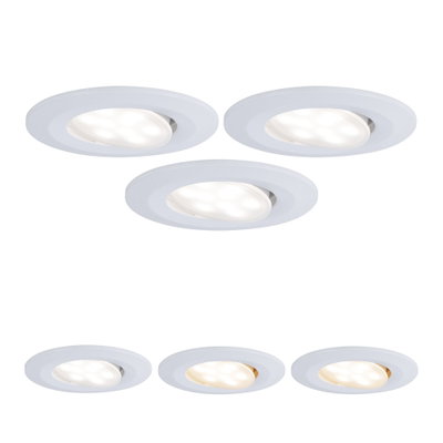 Sechs weiße LED-Einbaustrahler mit schwenkbarem Kopf für flexible Raumbeleuchtung