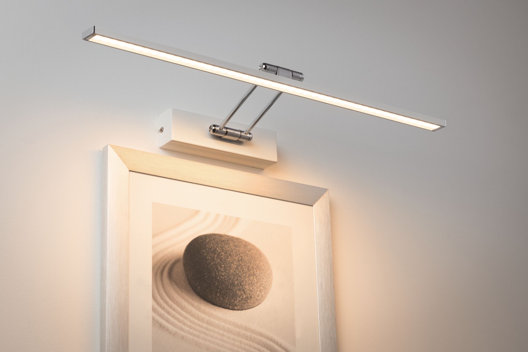 Modern silver metal LED picture light with warm white illumination for wall art lighting
