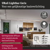 Moderne keuken met URail Lightbar Ceris in neutraal wit met geïntegreerde 3-staps dimfunctie voor basisverlichting