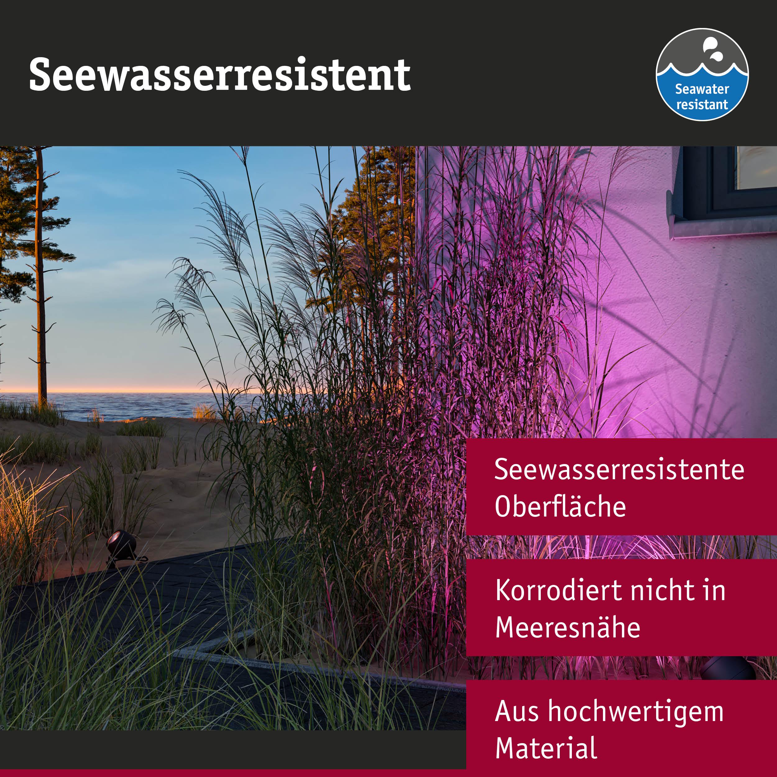 Außenleuchte mit seewasserresistenter Oberfläche in Dünenlandschaft bei Sonnenuntergang