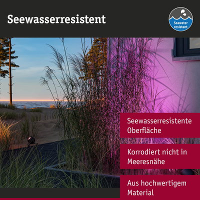 Außenleuchte mit seewasserresistenter Oberfläche in Dünenlandschaft bei Sonnenuntergang