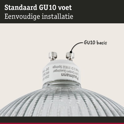 Close-up van een witte kunststof GU10 lampvoet met eenvoudige installatie