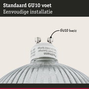 Close-up van metalen GU10 lampvoet met helder glazen reflector voor LED-verlichting