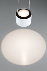 Moderne weiße LED-Pendelleuchte aus Metall mit warmweißem Licht für Wohnräume und Büros