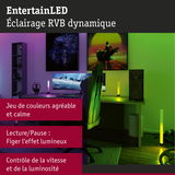 Éclairage LED RVB dynamique dans une salle de jeu avec tubes LED changeant de couleur et PC