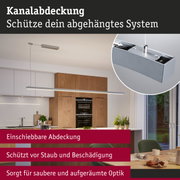 Kanalabdeckung aus Aluminium in Silber schützt abgehängtes Beleuchtungssystem vor Staub und Beschädigung