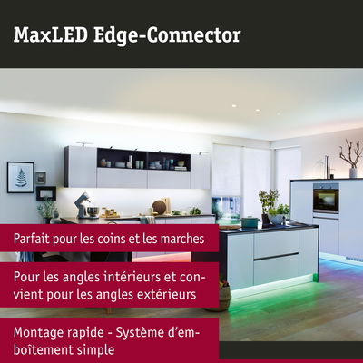 Cuisine blanche moderne avec éclairage LED vert et blanc sous les meubles, éclairage de cuisine élégant