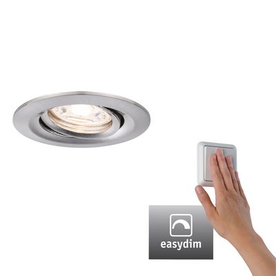 Runder Einbaustrahler aus gebürstetem Aluminium mit warmweißem Licht und EasyDim-Schalter.