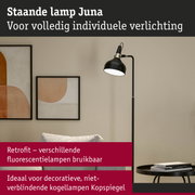 Zwarte staande lamp Juna met verstelbare kap voor individuele verlichting in de woonkamer