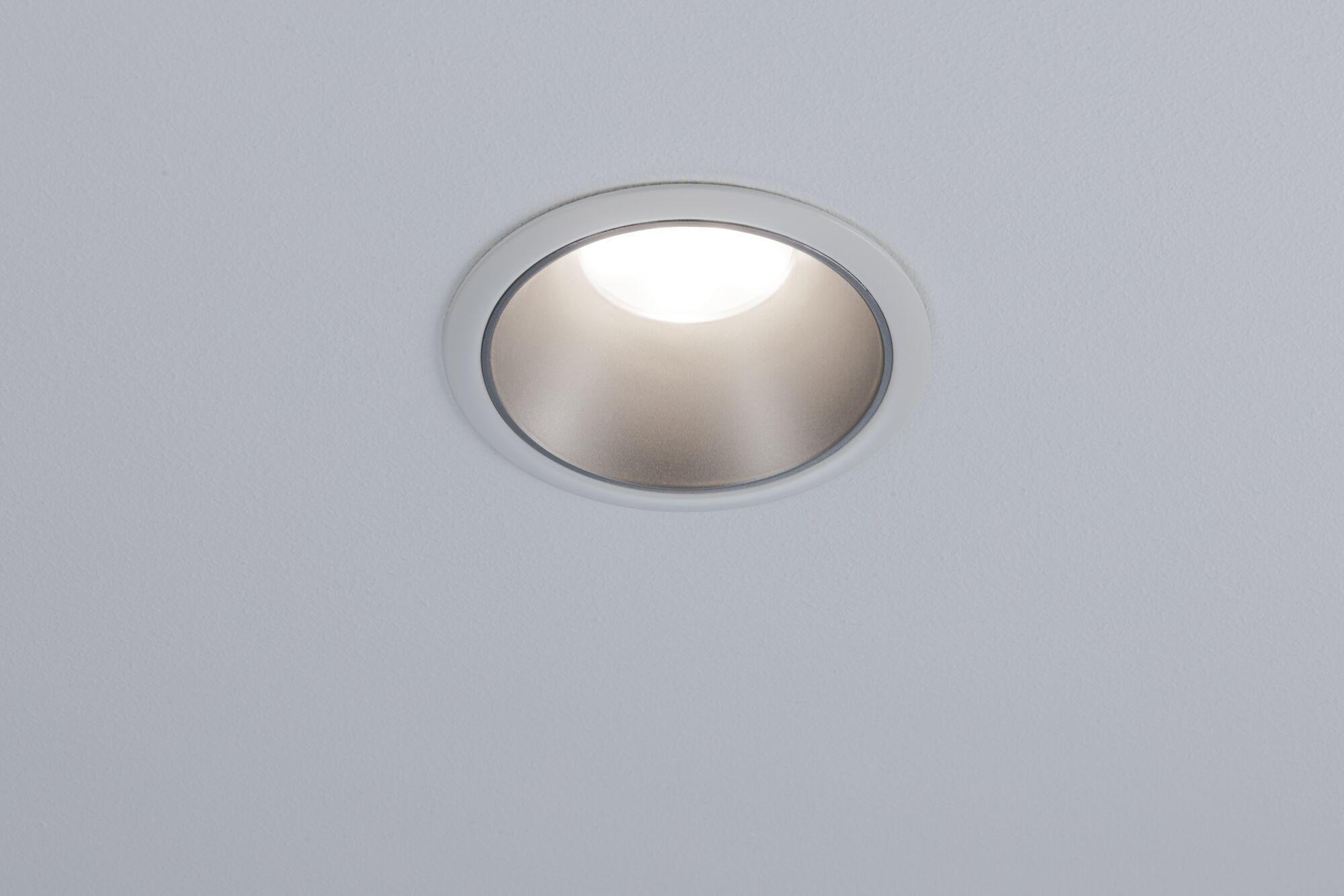 Rundes Einbau-LED-Downlight in Weiß mit silbernem Reflektor für moderne Raumbeleuchtung