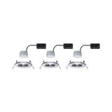 Trois spots encastrés LED blancs avec câble noir et supports métalliques pour montage au plafond