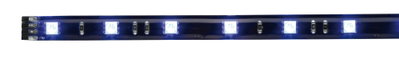 Blauwe LED-strip met witte LEDs en elektronische componenten voor flexibele verlichting.
