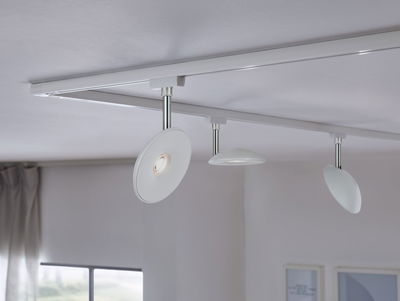 Weiße LED-Deckenleuchte mit drei verstellbaren runden Leuchtköpfen aus Metall für moderne Raumbeleuchtung