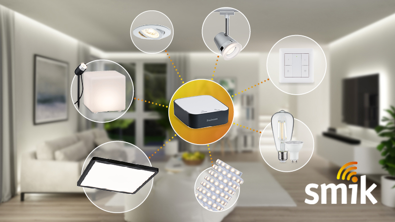 Système d'éclairage intelligent Smik avec unité centrale et différentes lampes LED dans un salon moderne.