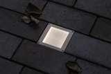Lumière LED encastrée carrée en acier inoxydable avec lumière blanche chaude dans pavé extérieur sombre