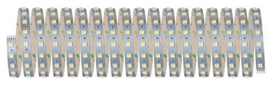 Lange flexibele LED-strip met gele LEDs op zilveren printplaat voor decoratieve verlichting
