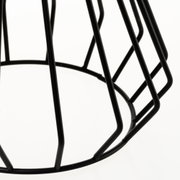 Panier en métal noir à design géométrique, idéal pour la décoration moderne et le rangement