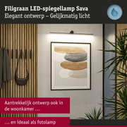 Filigraan zwarte LED-spiegellamp Sava met gelijkmatig licht, ideaal voor moderne woon- en fotolampen