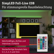 LED-Lichtstreifen mit Fernbedienung in Wohnzimmer für stimmungsvolle Raumbeleuchtung in Gelb und Grün