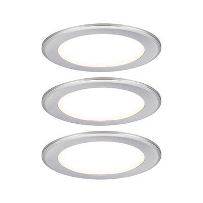 Drei runde LED-Einbauleuchten aus gebürstetem Aluminium mit weißem Licht für moderne Raumbeleuchtung