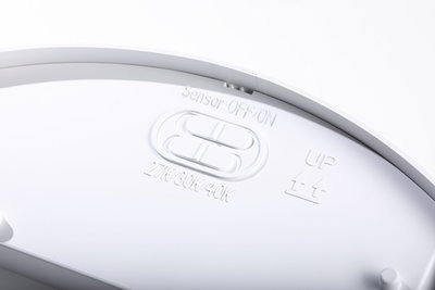 Weißer Kunststoffschalter mit Sensor ON/OFF und Farbtemperaturwahl 2700K, 3000K, 4000K