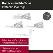 Dreieckige Trias LED-Einbauleuchten aus gebürstetem Edelstahl mit weißem Kabel und Steckertrafo