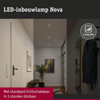 LED-inbouwlamp Nova met 3-standen dimmer in moderne hal met kunst en plant