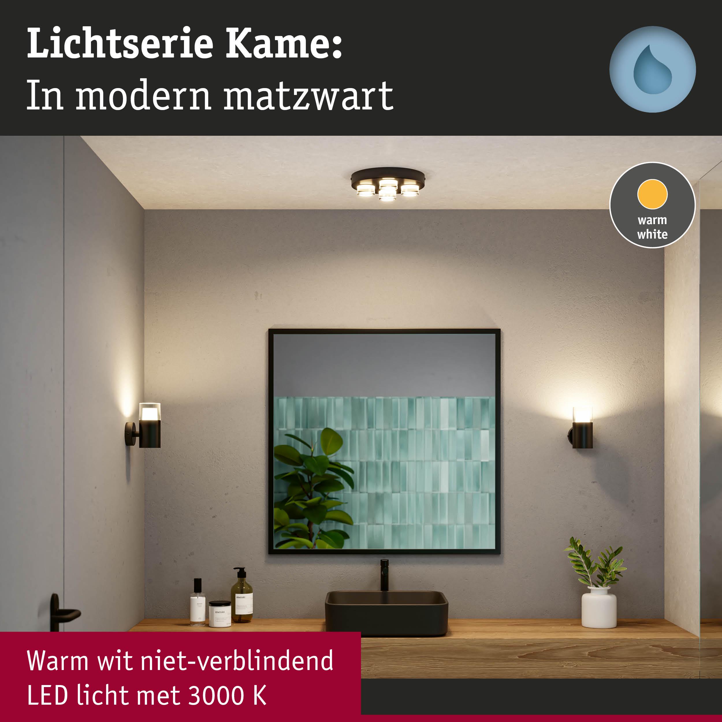 Moderne matzwarte Kame LED-wandlampen met warm wit licht in badkamer met houten plank