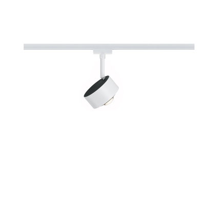 Moderner weißer LED-Strahler aus Metall an Schienensystem für flexible Raumbeleuchtung
