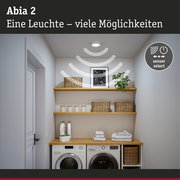 Abia 2 Deckenleuchte in Weiß mit Sensorfunktion über Waschmaschine und Regalen im Hauswirtschaftsraum