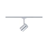 Moderner silberner LED-Strahler aus Metall an Schienensystem für flexible Beleuchtung