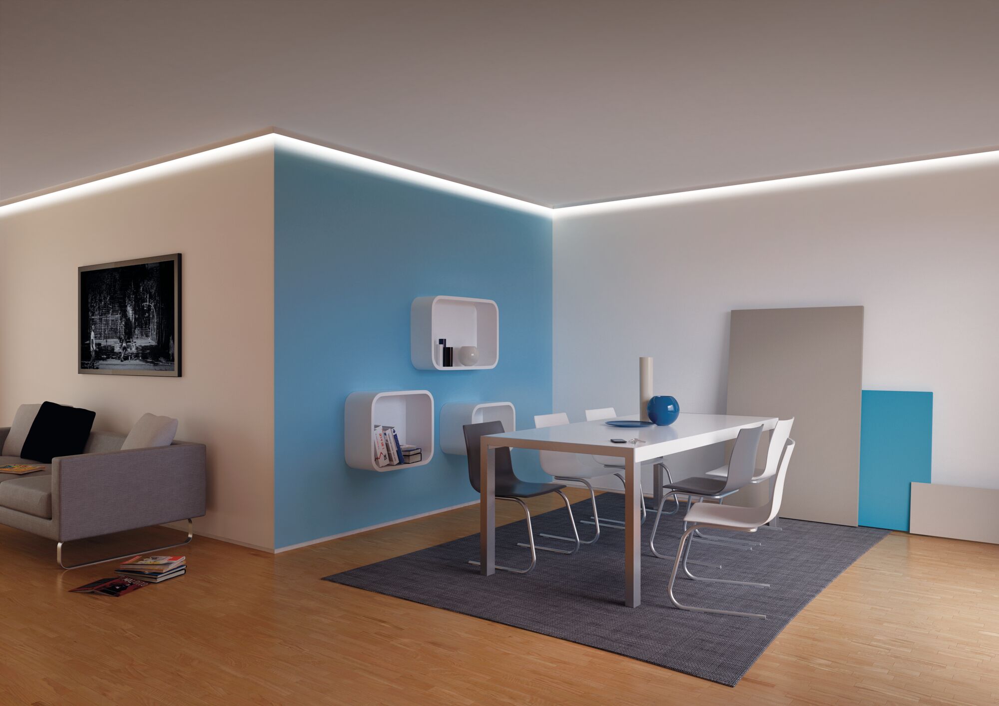 Moderne eetkamer met witte tafel, grijze en witte stoelen op tapijt, blauwe accentmuur en indirecte LED-verlichting