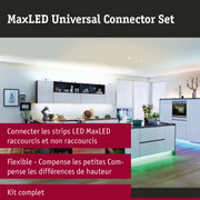 Cuisine blanche moderne avec éclairage LED sous les meubles et appareils de cuisine élégants