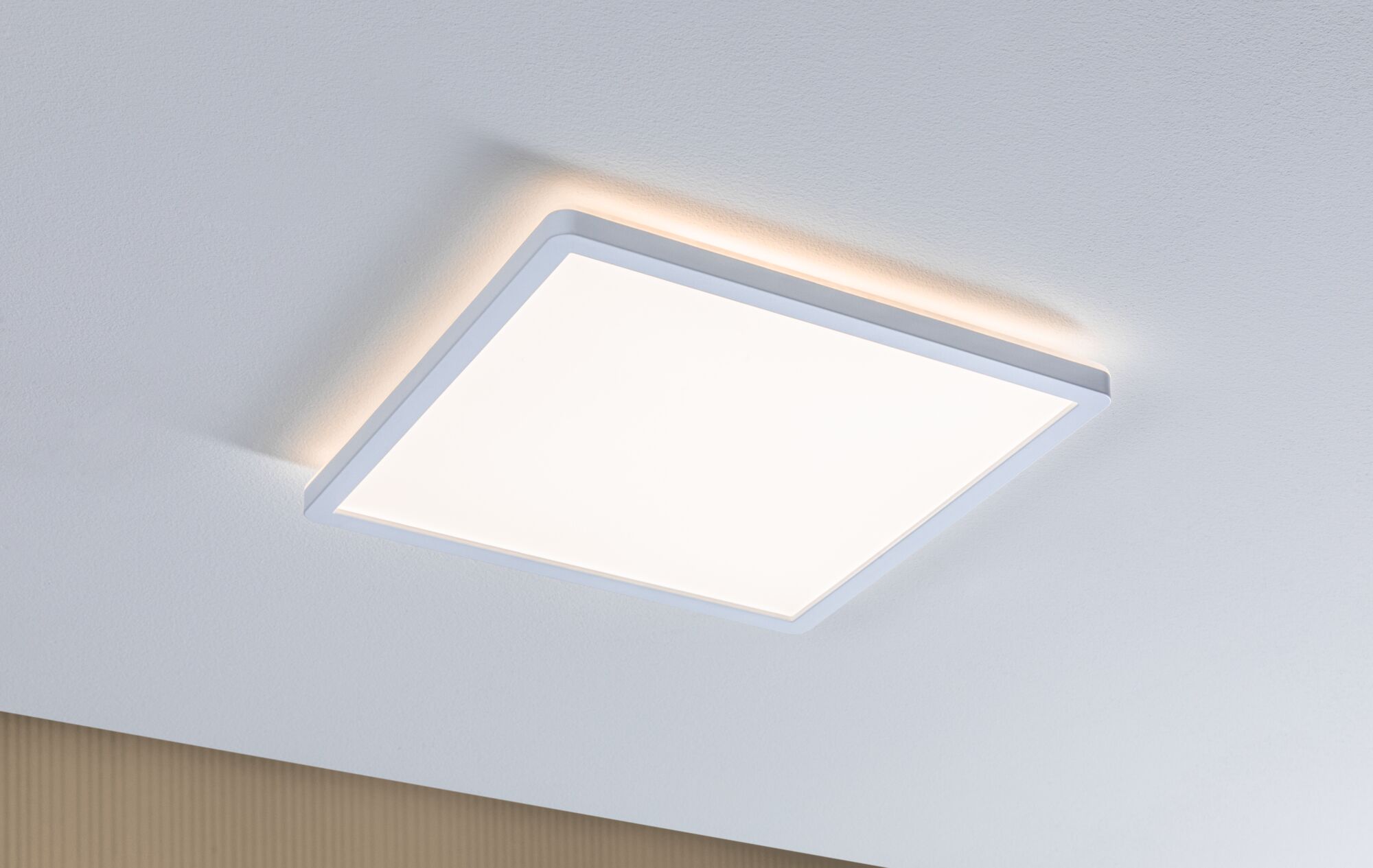 Moderne firkantet hvid LED-loftlampe med indirekte belysning til opholdsrum