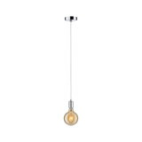 Suspension en métal chromé avec ampoule à lumière chaude, parfaite pour un éclairage intérieur moderne.