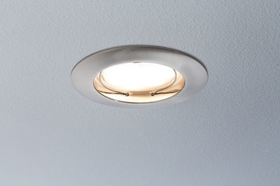 Rundes Einbaustrahler aus gebürstetem Aluminium mit warmweißem Licht für Deckenbeleuchtung