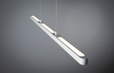 Moderne weiße LED-Pendelleuchte aus Metall mit drei länglichen Lichtquellen für Wohnräume.