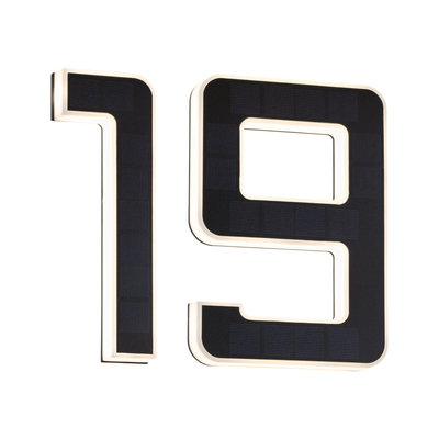Moderne sort solcelle husnummer 19 med hvid LED-belysning til udendørs brug