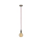 Hängelampe mit rotem Kabel und warm leuchtender Glühbirne, Metallfassung in gebürstetem Stahl