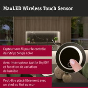 Capteur tactile sans fil MaxLED noir avec anneau blanc pour contrôle d’éclairage LED dans cuisine moderne
