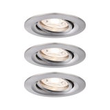 Trois spots encastrés ronds en aluminium brossé argenté avec lumière blanche chaude pour intérieur