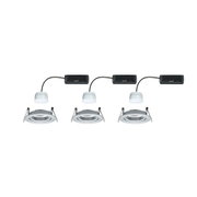 Drie witte LED-inbouwspots met zilverkleurige aluminiumrand en zwarte kabel voor moderne verlichting
